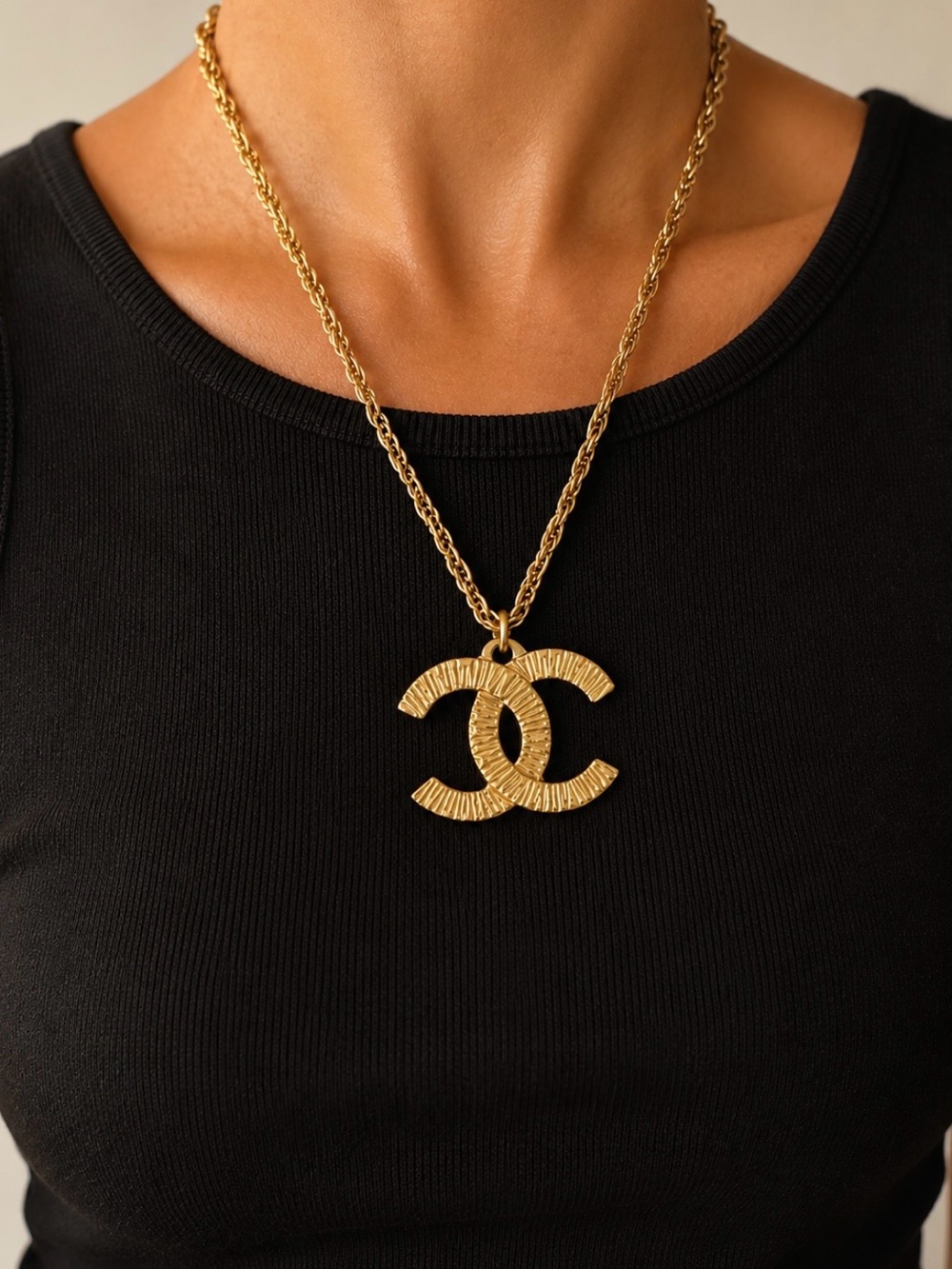 Vintage CHANEL Gold Textured Double C Pendant Necklace - Picture 4 of 5